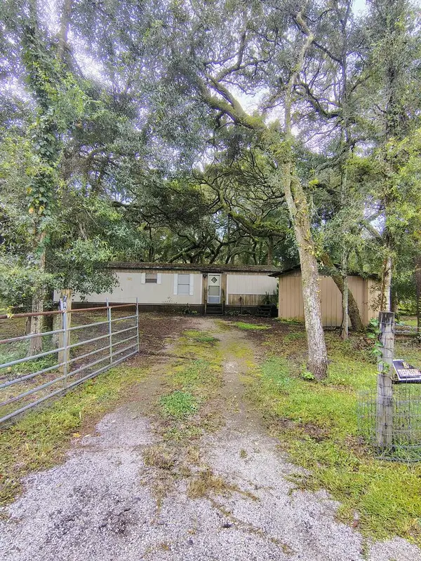 7990 NW 168th Ln, Trenton, FL 32693