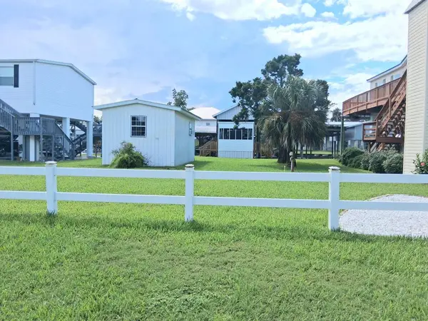 111 SE 903rd Ave, Suwannee, FL 32692