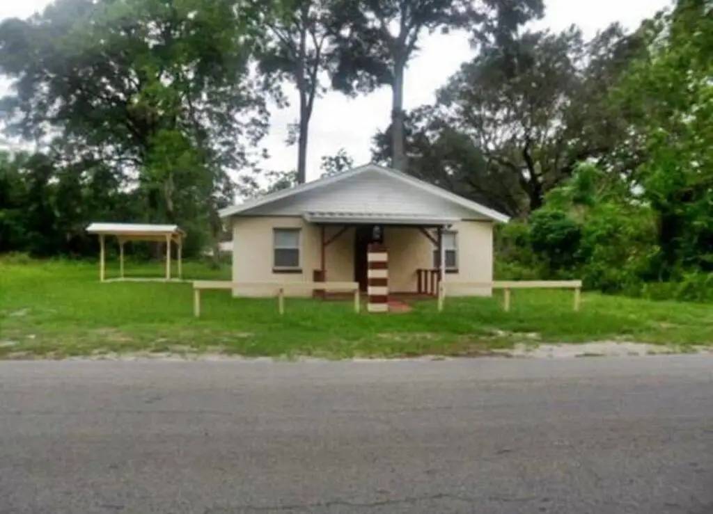 210 SW 2nd St, Chiefland, FL 32626 - #1
