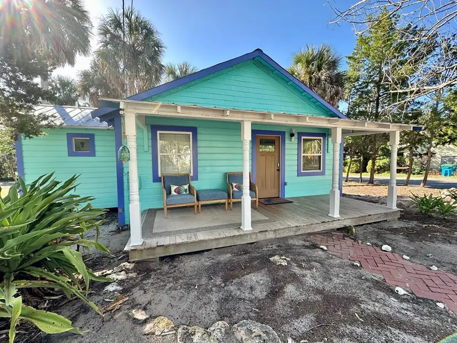 690 6th St, Cedar Key, FL 32625 - #2