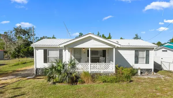11 NE Eighth St, Steinhatchee, FL 32359