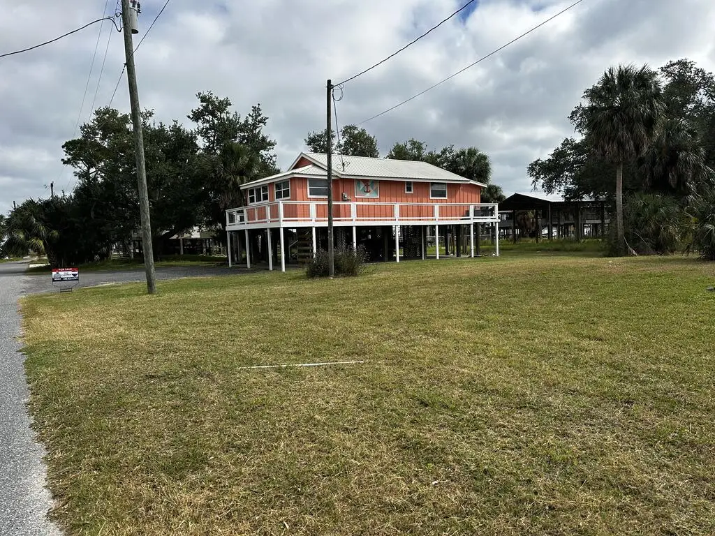 120 E 7th Ave, Horseshoe Beach, FL 32648 - #1