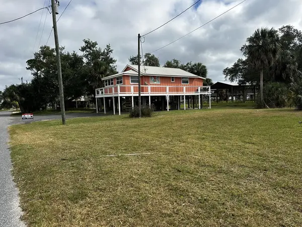 120 E 7th Ave, Horseshoe Beach, FL 32648