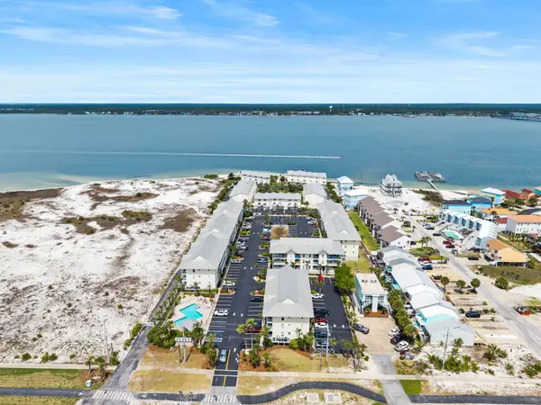 8436 Gulf Boulevard #UNIT 422, Navarre, FL 32566