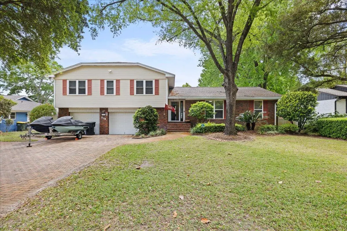 218 NE Yacht Club Drive, Fort Walton Beach, FL 32548 - #1