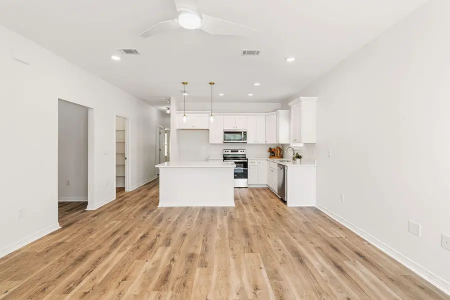 3806 Golden Acres Circle, Crestview, FL 32539 - #2