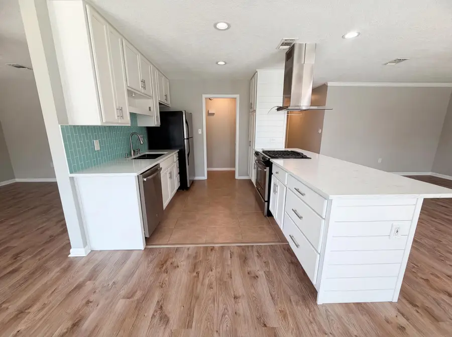 636 NE Merioneth Drive, Fort Walton Beach, FL 32547 - #2