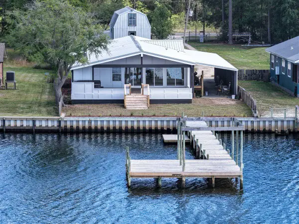 6644 E Bay Boulevard, Gulf Breeze, FL 32563