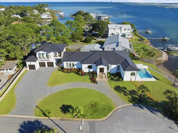 215 SE Hood Avenue, Fort Walton Beach, FL 32548