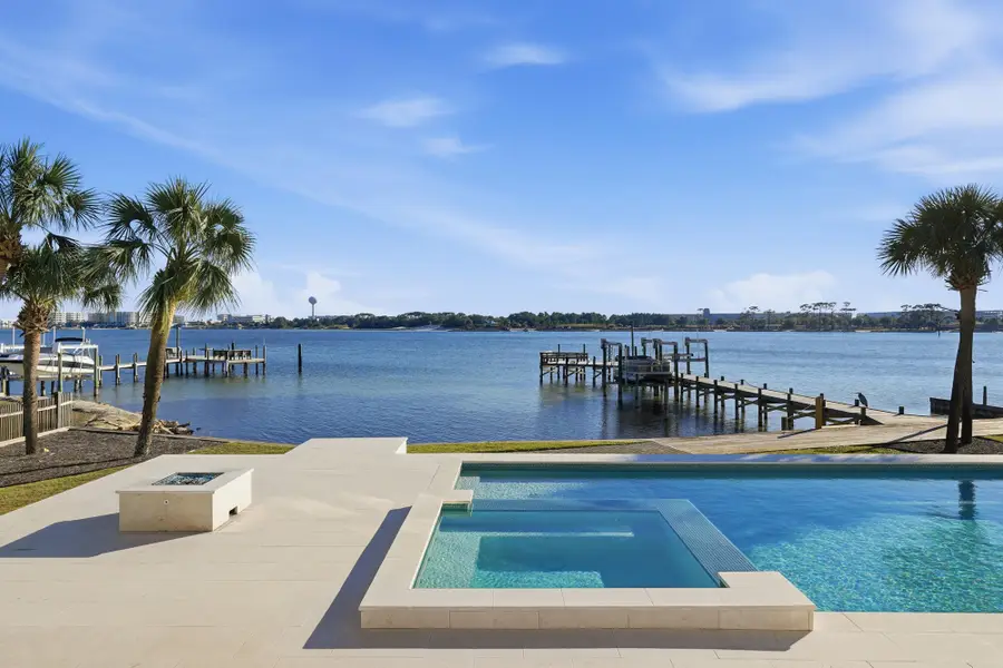 215 SE Hood Avenue, Fort Walton Beach, FL 32548 - #3