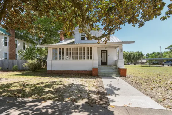 82 E Live Oak Avenue, DeFuniak Springs, FL 32435