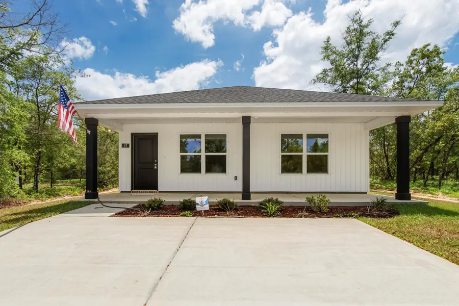 47 Pansy Lane, Defuniak Springs, FL 32433 - #3