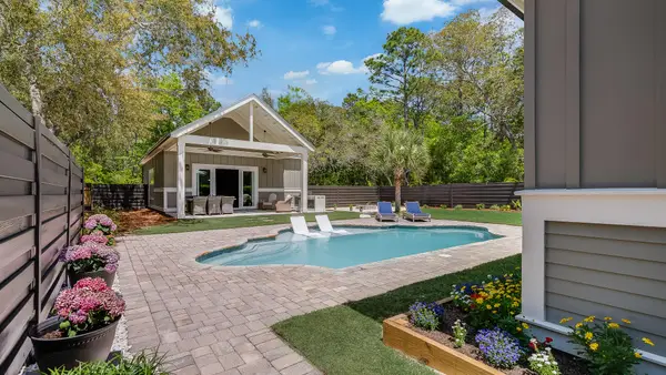 490 Red Barn Road, Freeport, FL 32439