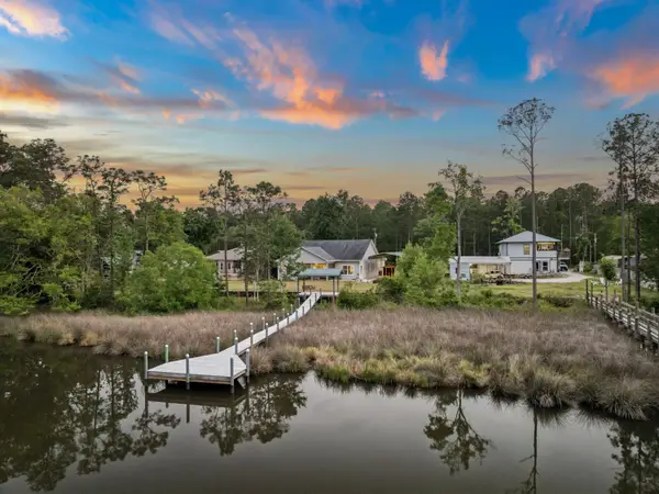 198 Waterside Lane, Freeport, FL 32439