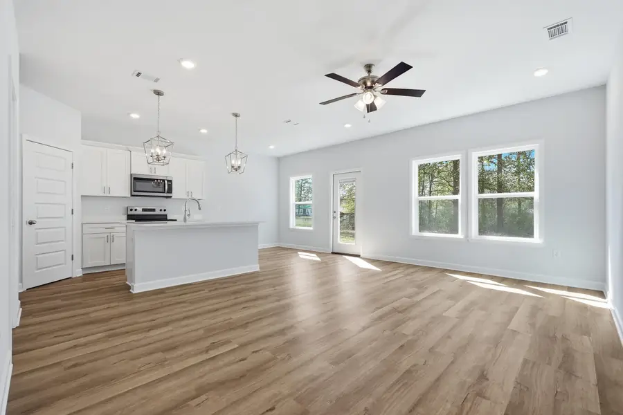 6138 Clover Street, Crestview, FL 32539 - #3