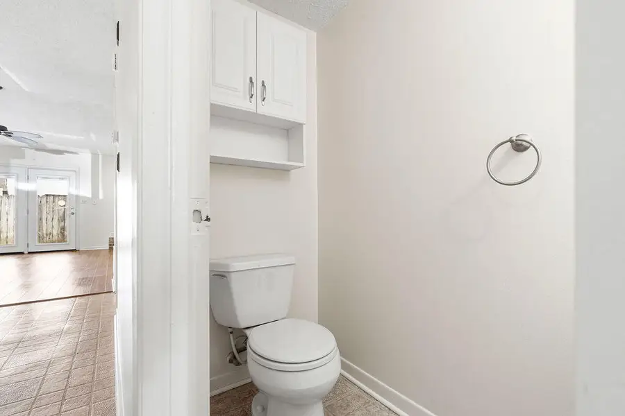 940 Central Avenue #4, Fort Walton Beach, FL 32547 - #3