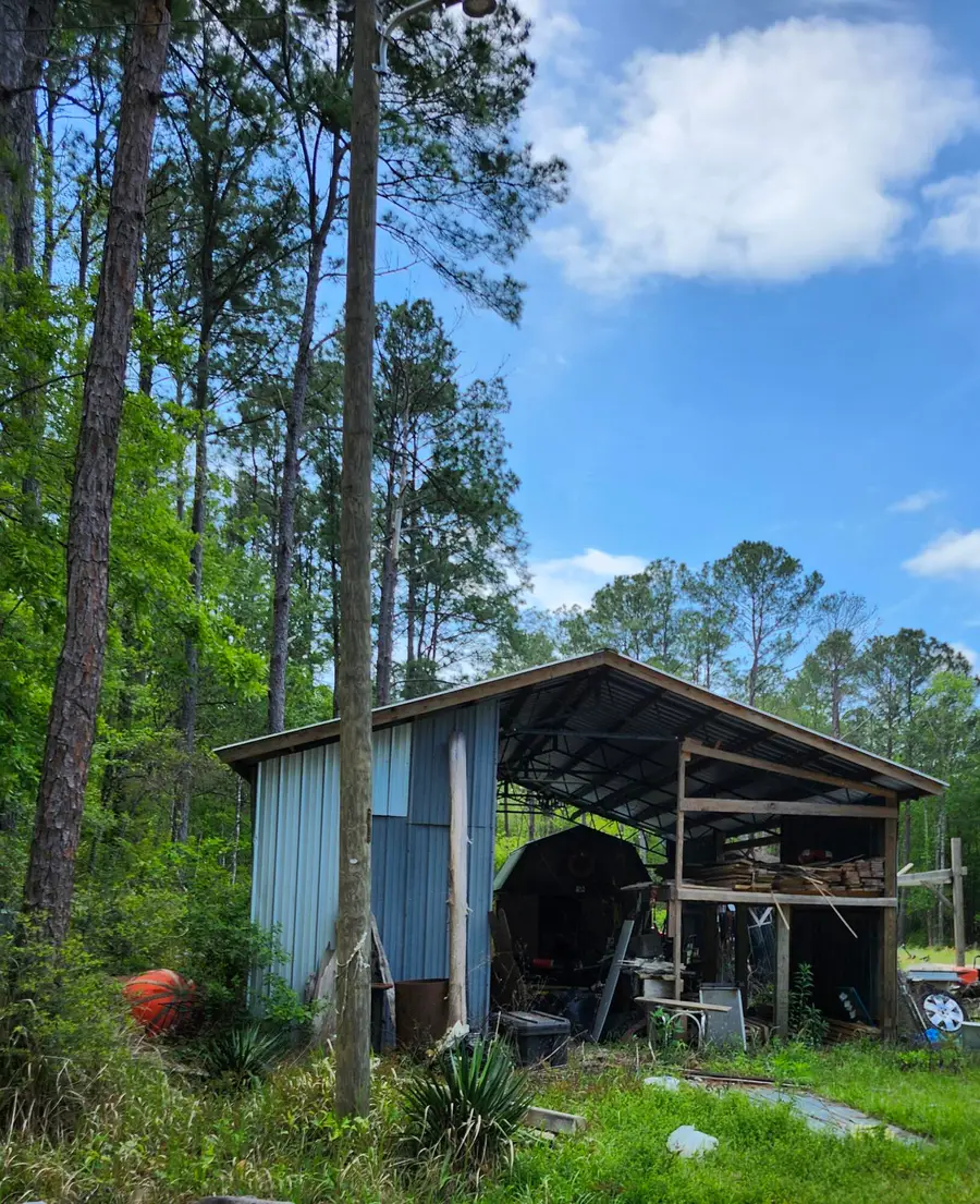 402 Smokehouse Lake Road, Ponce De Leon, FL 32455 - #2