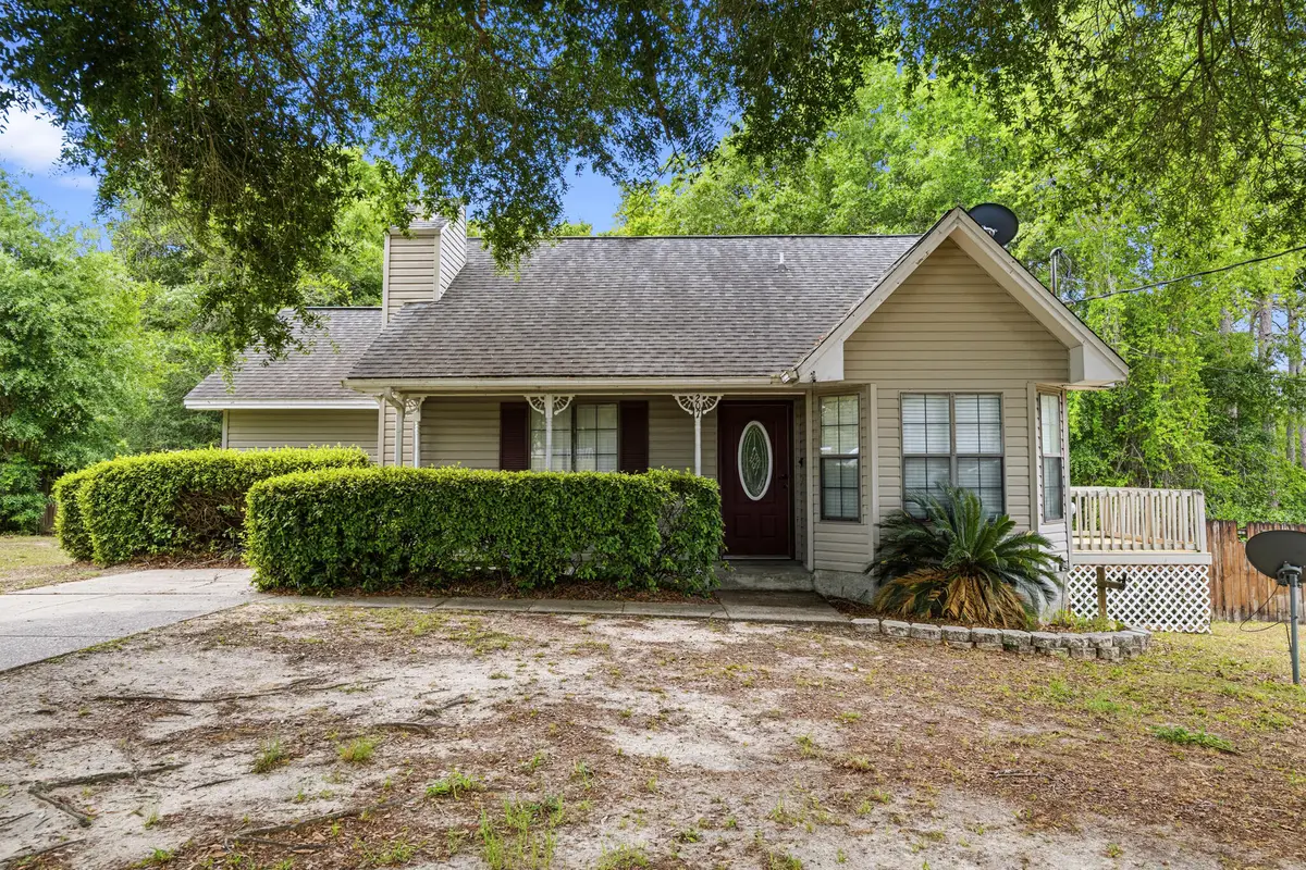 207 W Pinoak Court, Crestview, FL 32539 - #1