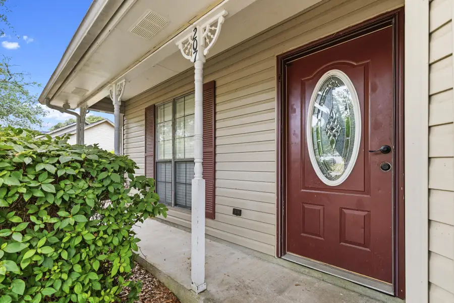 207 W Pinoak Court, Crestview, FL 32539 - #2
