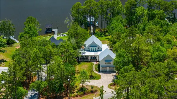103 W Bayou Forest Drive, Freeport, FL 32439