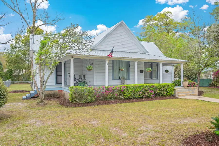 28 E Live Oak Avenue, Defuniak Springs, FL 32435 - #3