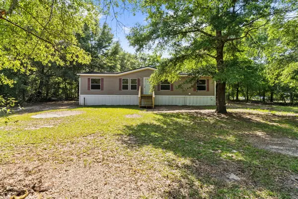 135 N Verdi Lane, DeFuniak Springs, FL 32433