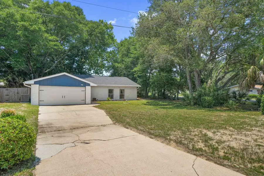 39 9th Street, Shalimar, FL 32579 - #2