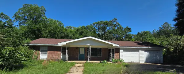 298 Averitt Place, Crestview, FL 32539