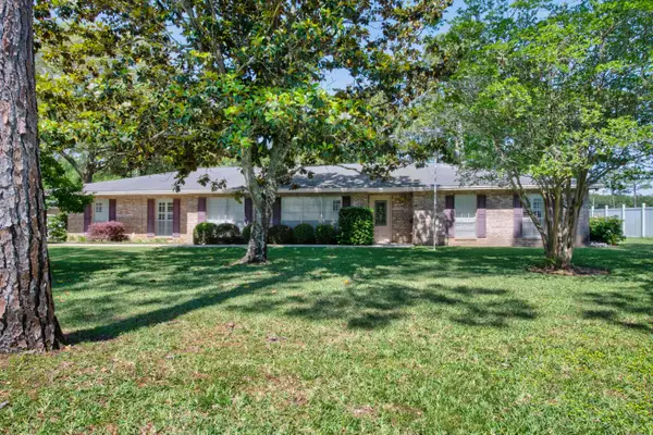 645 NE Country Club Avenue, Fort Walton Beach, FL 32547