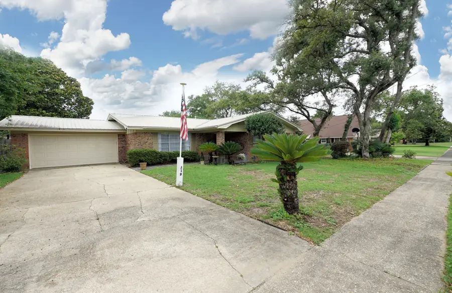 319 NW Briarwood Circle, Fort Walton Beach, FL 32548 - #3