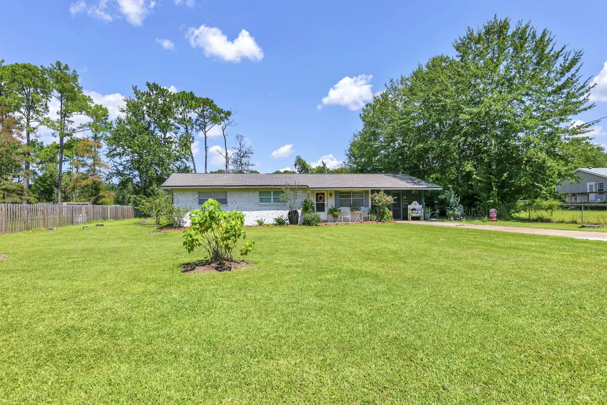 90 Jones Drive, Freeport, FL 32439 - #1