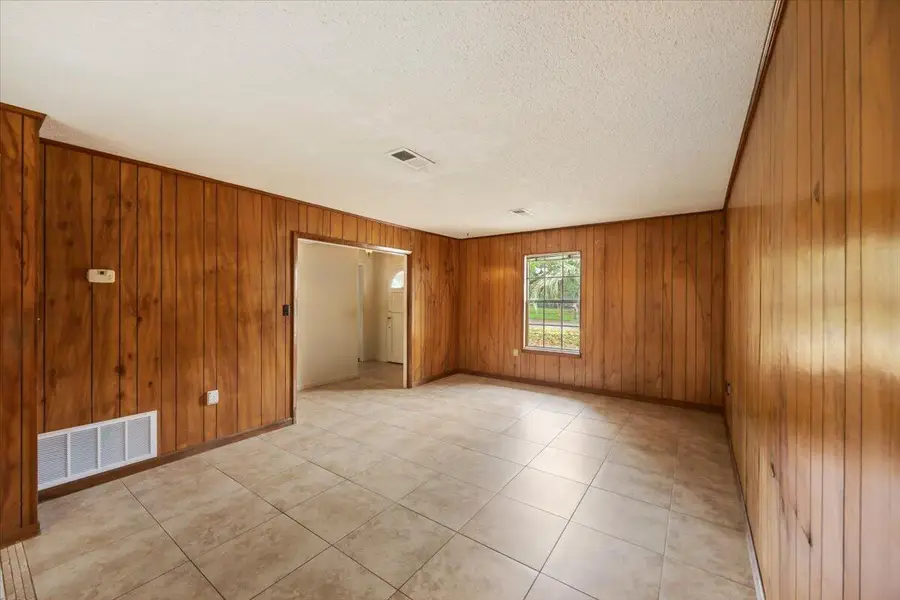 6 NE Stamford Avenue, Fort Walton Beach, FL 32547 - #3