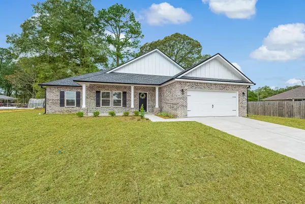 2800 Blackbird Court, Crestview, FL 32539