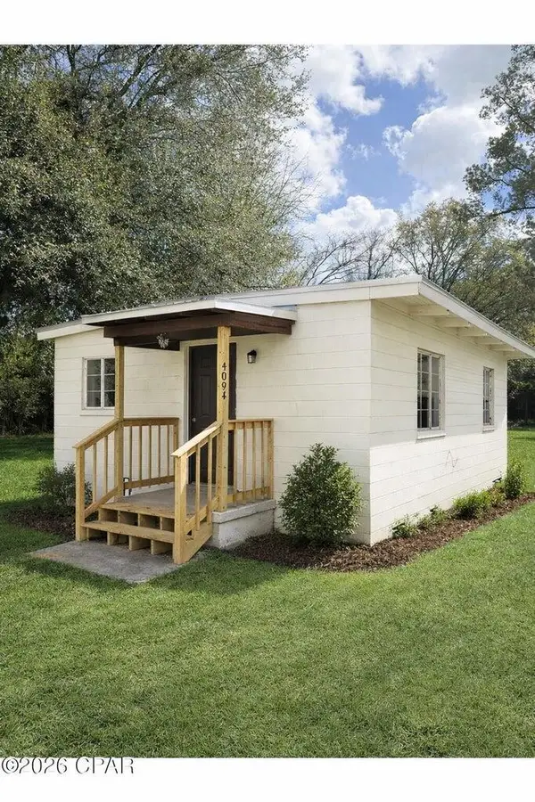 4094 Edgewood Circle, Marianna, FL 32448