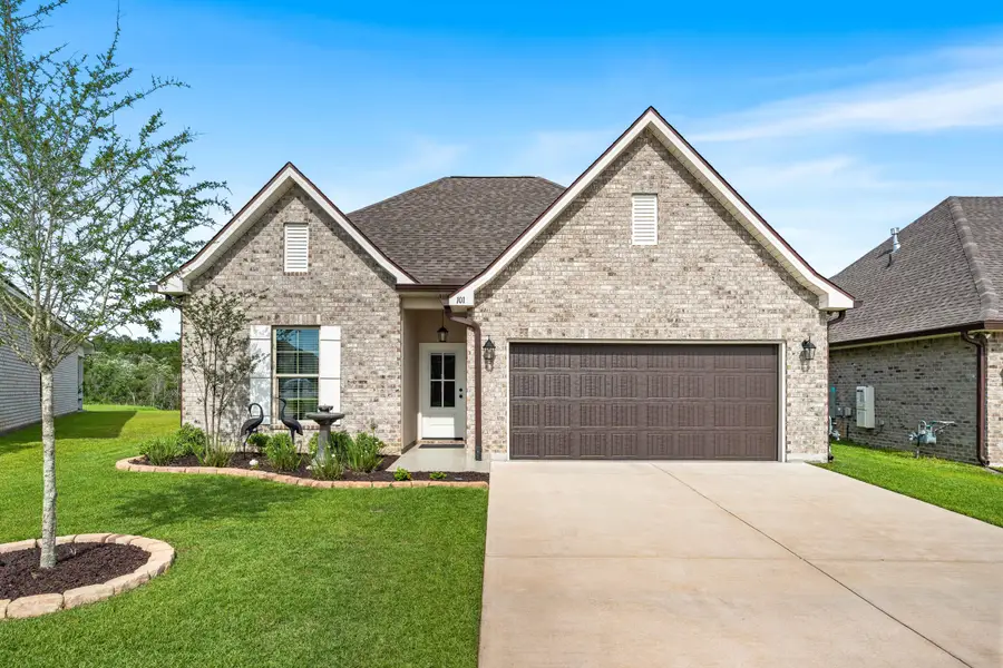 101 Hydrangea Boulevard, Freeport, FL 32439 - #2