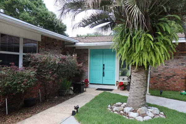 610 NE Country Club Avenue, Fort Walton Beach, FL 32547