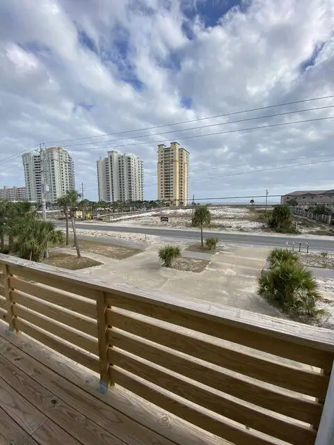 8468 Gulf Boulevard #2 & 3, Navarre, FL 32566