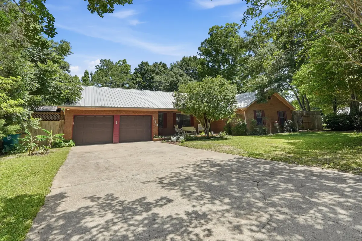 128 Twin Oak Drive, Crestview, FL 32536 - #1