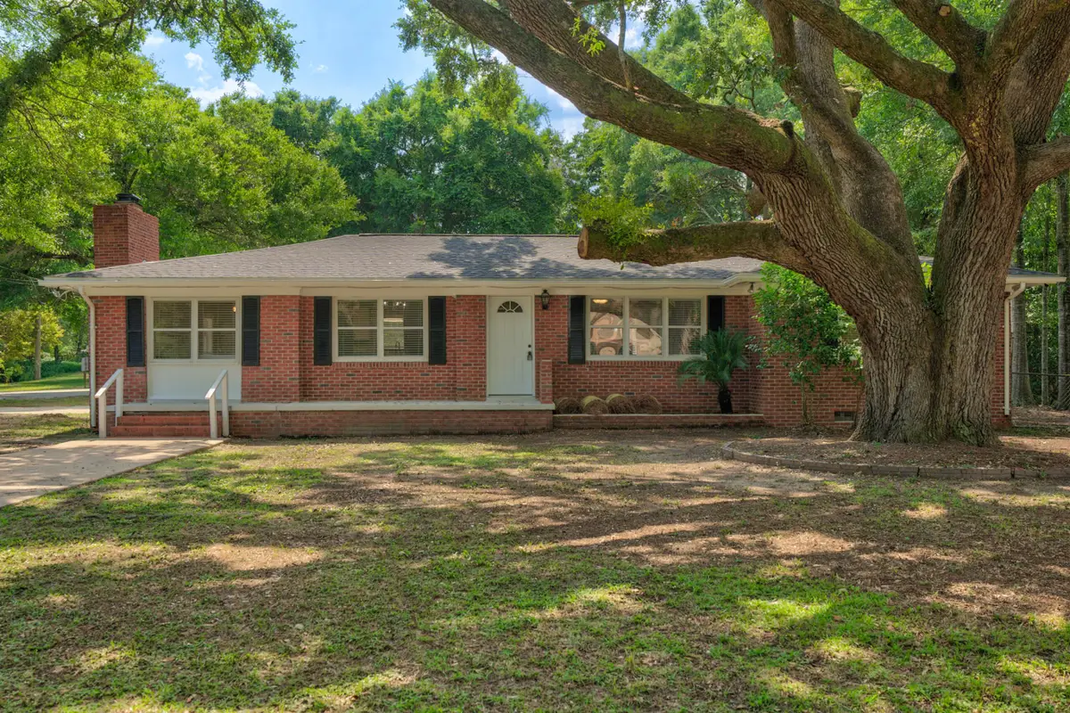 6425 Aspen Avenue, Milton, FL 32570 - #1