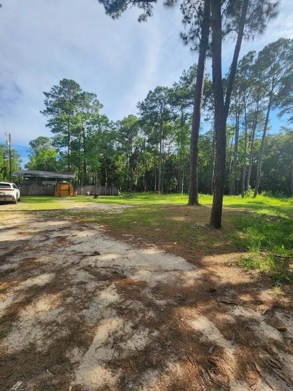 540 Smokehouse Lake Road, Ponce De Leon, FL 32455