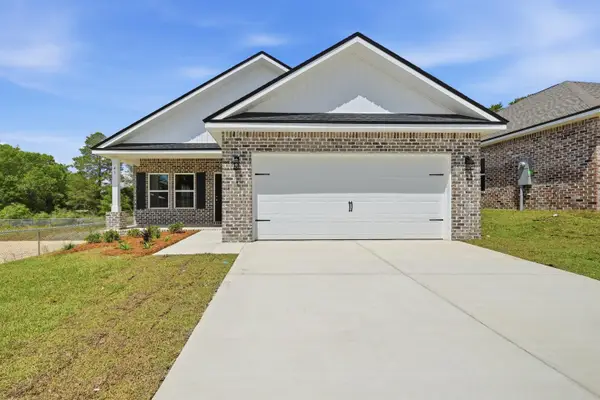90 Spooner Street, DeFuniak Springs, FL 32433