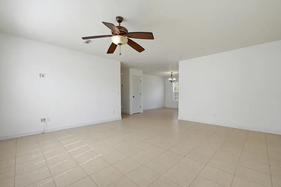 305 N Rangeline Street, Bonifay, FL 32425 - #3