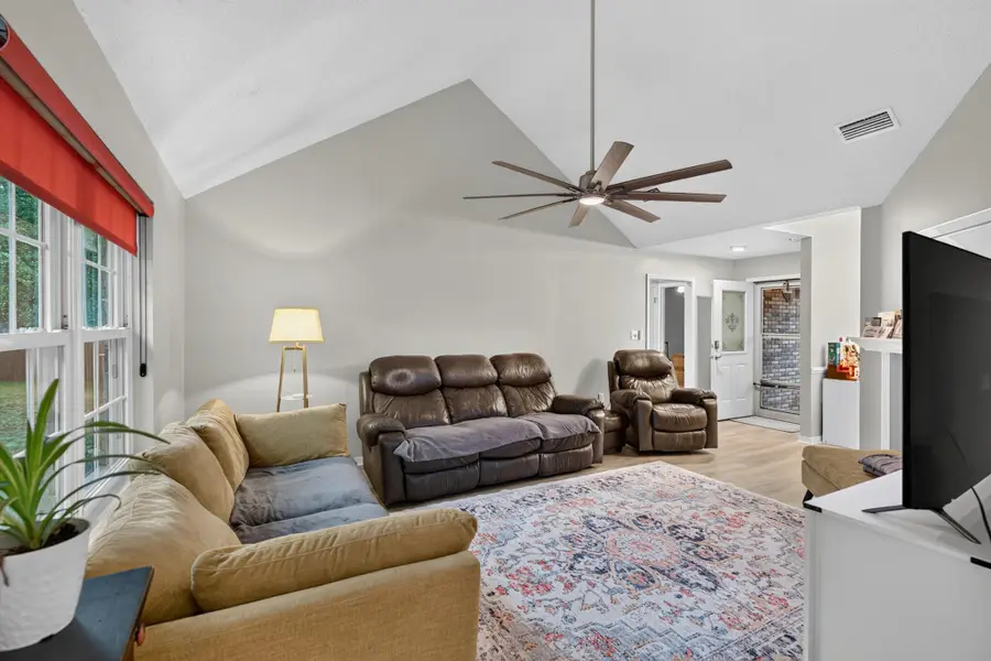 519 E Timberlake Drive, Mary Esther, FL 32569 - #2