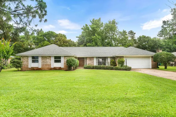 69 Country Club Road, Shalimar, FL 32579