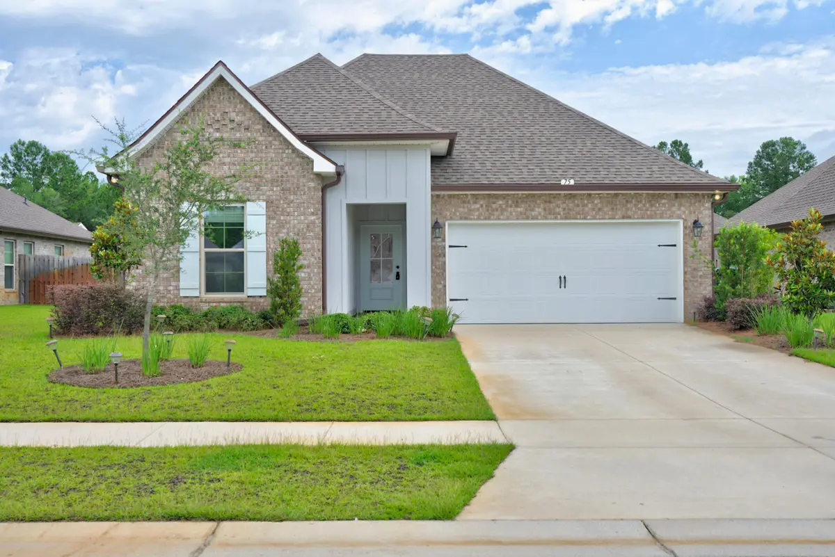 75 E Apollo Avenue, Freeport, FL 32439 - #1