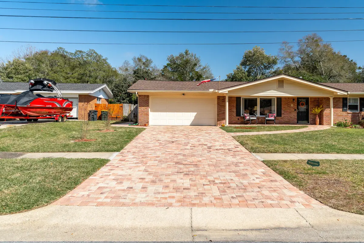 666 NE Fairway Avenue, Fort Walton Beach, FL 32547 - #1