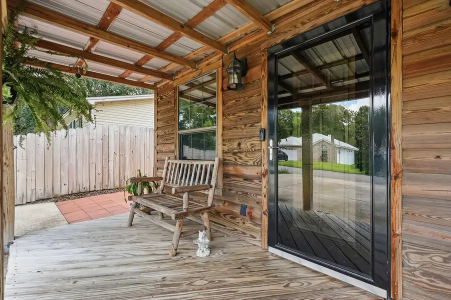 933 Washington Street, Fort Walton Beach, FL 32547 - #3