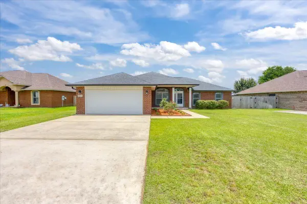 6072 Winchester Circle, Milton, FL 32570