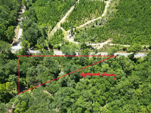 3389 Gainer Road, Chipley, FL 32428