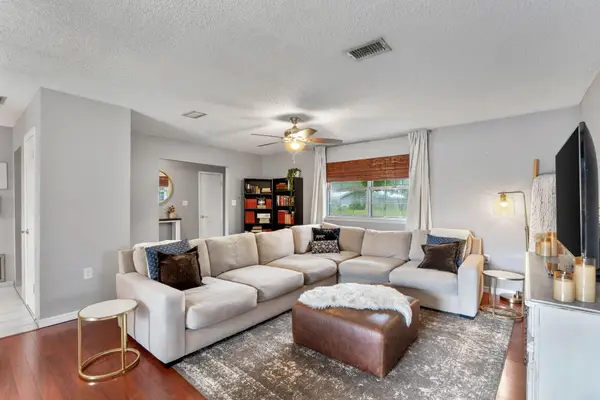 5 Lakeview Drive, Mary Esther, FL 32569